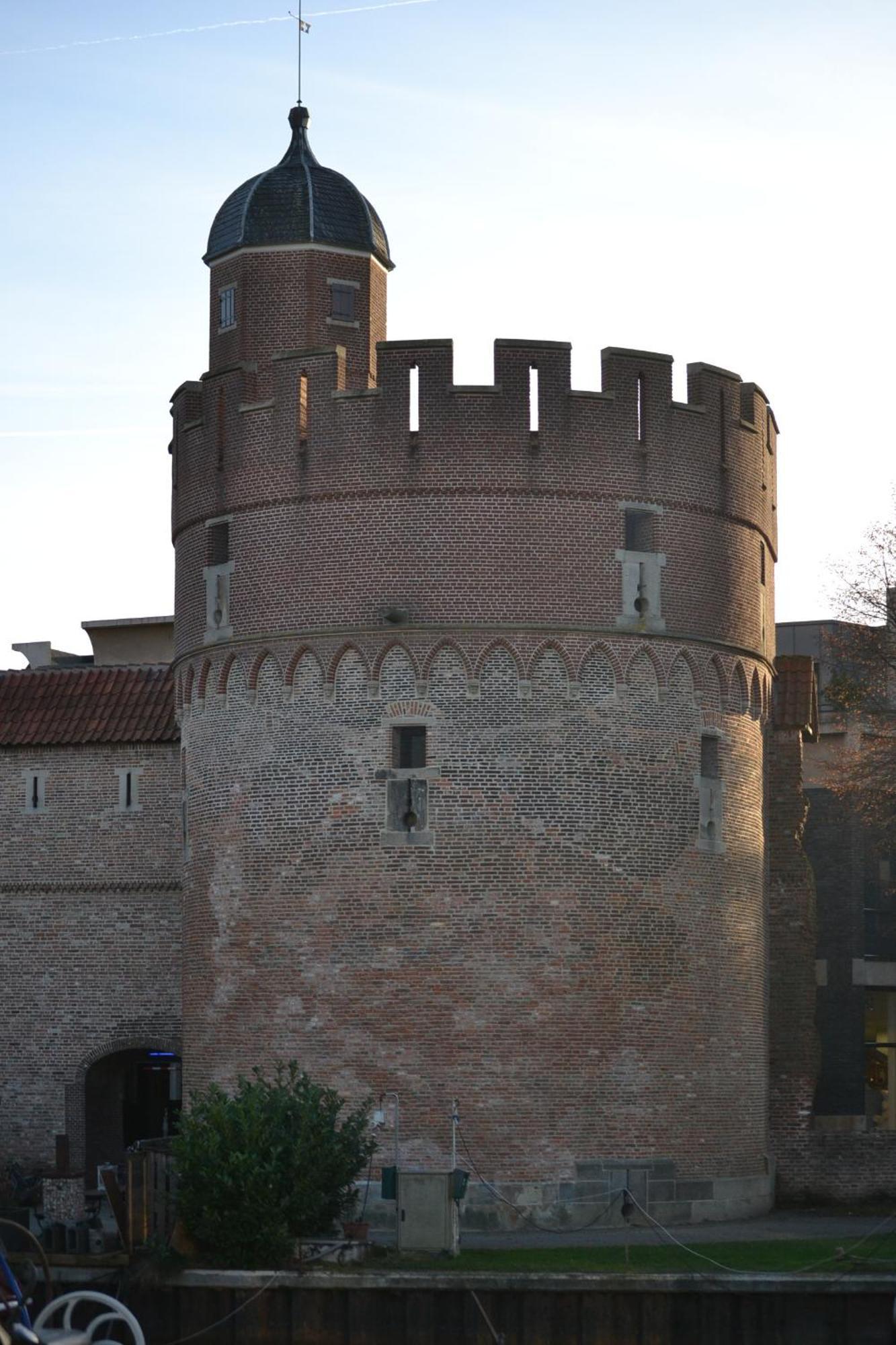 De Pelsertoren 兹沃勒 外观 照片