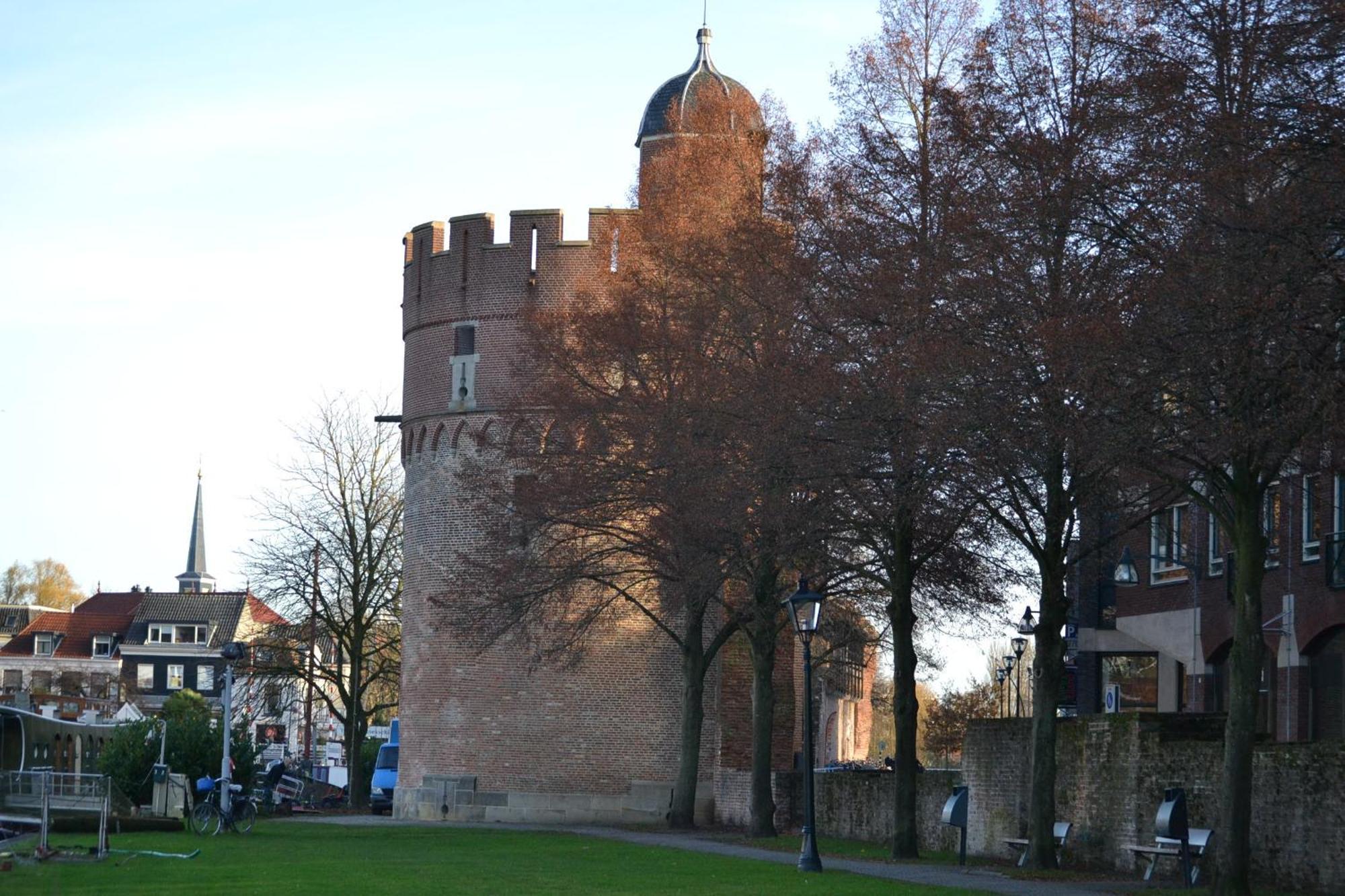 De Pelsertoren 兹沃勒 外观 照片