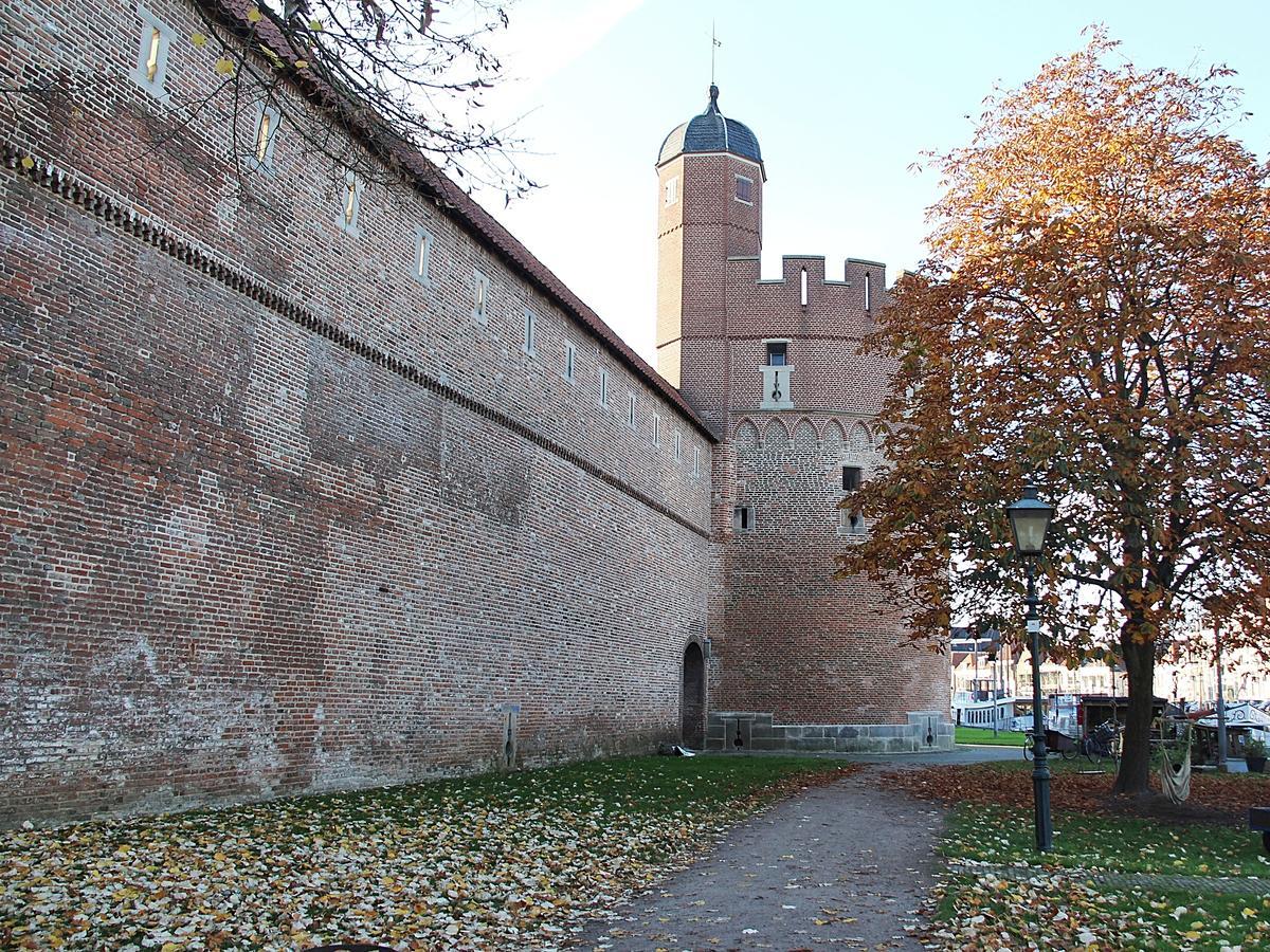 De Pelsertoren 兹沃勒 外观 照片